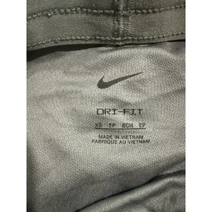 NIKE Women's Dri Fit 5" RUNNING SHORTS GRAY‎ SZ XS thumbnail 4