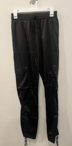 Women’s Black Drawstring Cargo Jogger Pants Size M thumbnail 1