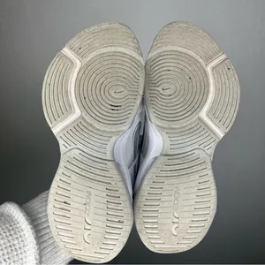 Nike | Women's‎ White Athletic Shoes 7.5 Zoom Bella 6 thumbnail 3