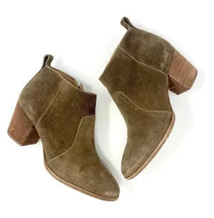 Madewell The Brenner Heel Boot in Tan‎ Suede thumbnail 1
