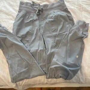 Light blue / gray Lululemon mid rise dance jogger Size 4 Worn once, no wear, tear, rips, stains etc #lululemon #activewear thumbnail 2
