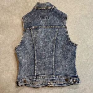 Paris Blues Denim Vest Medium Blue Acid Wash Vintage Y2K Sleeveless Jean Jacket thumbnail 2