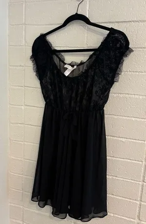 Vintage Oscar de la renta black lace nighty with bow thumbnail 1