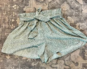SheIn Flowy Shorts thumbnail 1