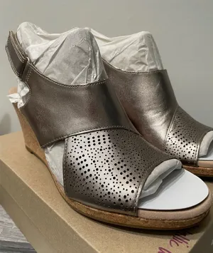 Clarks Lafley Joy Pewter Metallic Leather Wedge Sandals 8.5 M 26145422 NEW‎ thumbnail 1