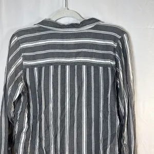 American Eagle Oversized Fit Grey And White Striped Button Shirt Women’s Medium thumbnail 11