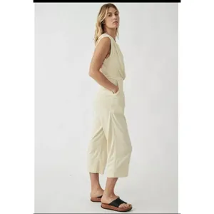 Free People Avery Jumpsuit Size 6 One Shoulder Wide Leg‎ Pocket Cream Color thumbnail 3