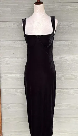 Rumored “Runaway” Black Velvet Midi Dress thumbnail 1