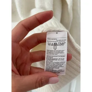 Old Navy Ivory Crewneck Sweater Women’s Medium Soft Cozy Knit Pullover Cream M thumbnail 4