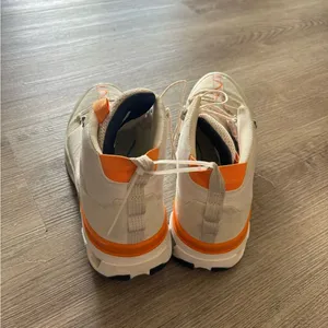 Women’s On Cloudtrax Hiking Shoes White Size 8.5 thumbnail 9