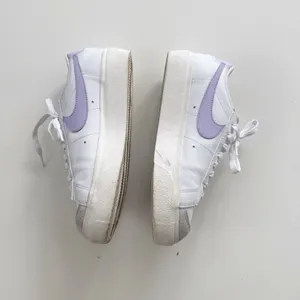Nike Platform Low Sneakers size 9 thumbnail 3