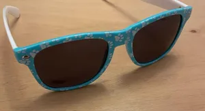 Free with bundle only New Women’s Paw Print 🐾 Sunglasses 😎 Blue White thumbnail 3