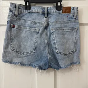 BDG Urban Outfitters Girlfriend Shorts 28 Light Blue Cotton Denim‎ Raw Hem thumbnail 2