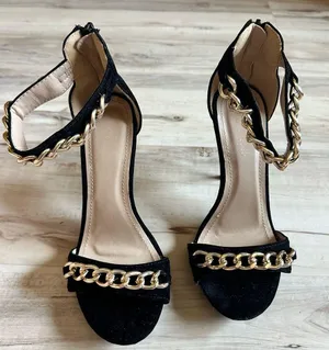 Black/Gold Chained Heels Gold Size 7.5 thumbnail 1
