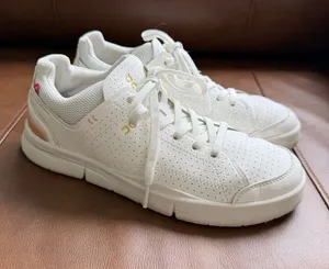 On Running THE ROGER Centre Court Tennis Sneakers Women’s Size 8 White Woodrose thumbnail 1