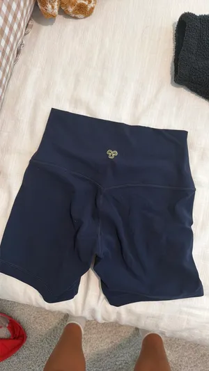 Aritzia Biker Shorts TNA thumbnail 4