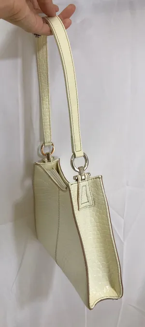 Liz Claiborne White Faux Alligator Skin Shoulder Bag thumbnail 4