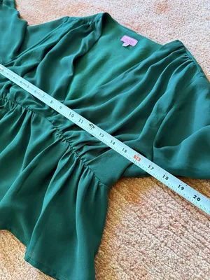 Francesca’s Mi Ami Green Peplum Blouse Size M Deep V Neck Long Sleeve thumbnail 6