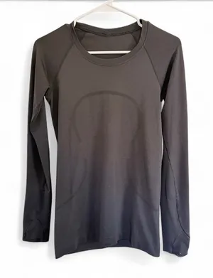 Lululemon Swiftly Tech Long Sleeve 2.0 Black Top Womens 6 Running Workout thumbnail 1