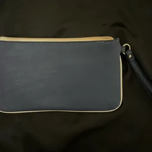 GUESS Navy & White Bow Wristlet Clutch thumbnail 2