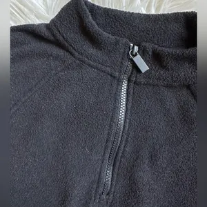 Old Navy Textured cropped half zip pullover thumbnail 5