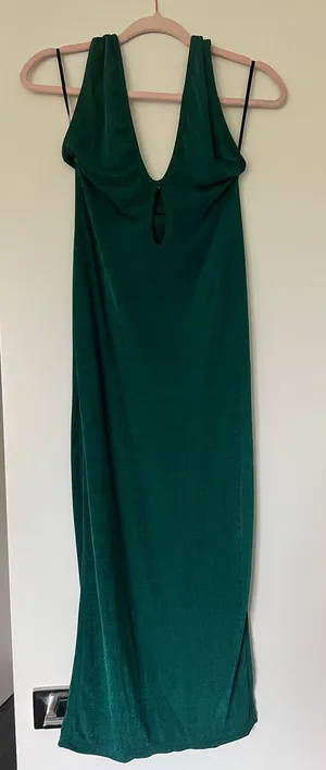 Green Sleeveless V thumbnail 1
