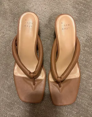 a new day Tan Knotted Toe-Post Square-Toe Sandals thumbnail 1