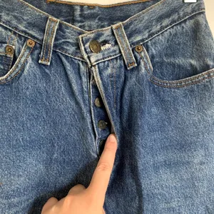 Vintage Levi's‎ High Waisted Jeans Rolled Hem Medium Blue Button Fly Tapered thumbnail 4