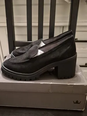 NWB BLACK Microsuede Lug Sole Platform Loafers Crown Vintage Size 8.5 thumbnail 4