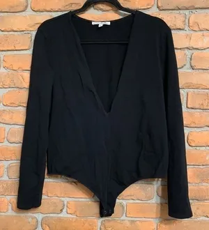 Express One‎ Eleven Plunge V-Neck Long Sleeve Bodysuit Top Black - Size XL thumbnail 1