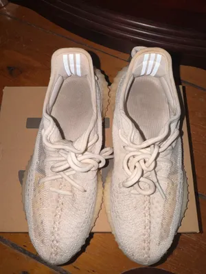 YEEZY BOOST 350 V2 BONE thumbnail 3