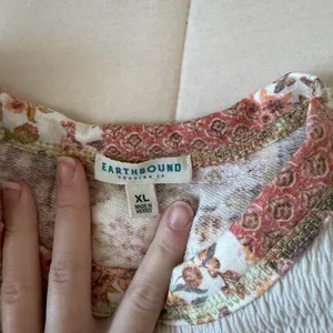 EARTHBOUND Cream Tank Top with Floral Trim thumbnail 6