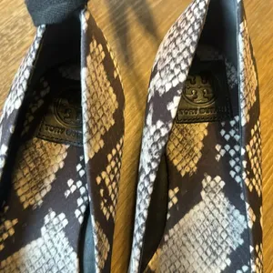 Tory Burch Women's Heather Ankle Wrap Wedge Espadrilles Snake Print Size 9.5 M thumbnail 10