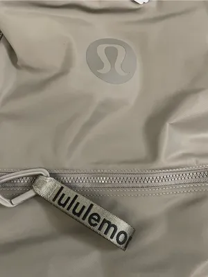 Lululemon NWT New Crew Backpack 22L Water Repellent Tan Green thumbnail 9