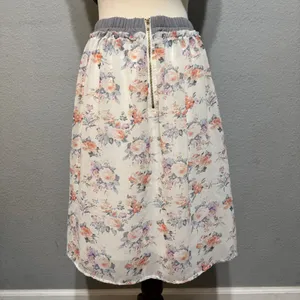 MIKAROSE Women Floral Chiffon Midi Skirt Gray‎ Waistband Ruffle Hem Size M thumbnail 8