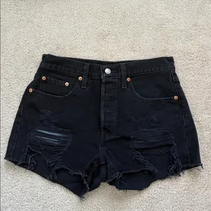 LEVI’S 501 Black Distressed Rip Raw Hem Denim Shorts Size 25 thumbnail 3