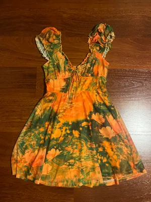 Dress thumbnail 1