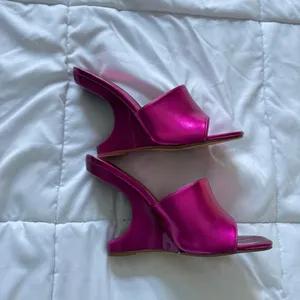 Vintage 90s Madrag Pink Architectural Wedge Sandals Sculpted Heel Mules Fuchsia thumbnail 8