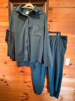 Victoria's Secret PINK polar fleece pajama set in a dark green color size XXL thumbnail 1
