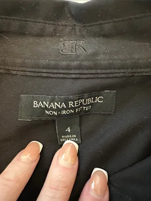 Banana Republic Black Long-Sleeve Button-Down Shirt thumbnail 2
