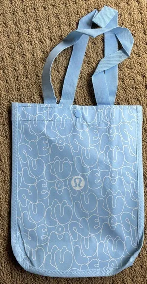 New LULULEMON Spring 2025 Small Shopping Tote Bag Light Blue Bubble Lunch Gym thumbnail 1