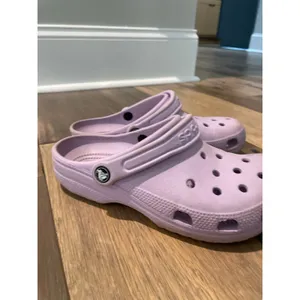 Crocs Women’s Size 8 Light Purple Classic Clogs thumbnail 4