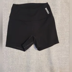 GYMSHARK SHORTS thumbnail 4