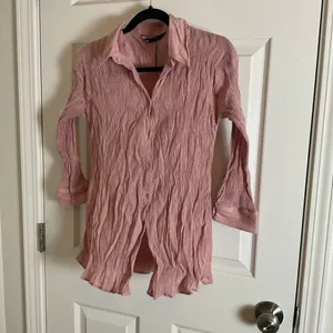 Zara Pink Crinkle Textured Button-Up Blouse - Size M thumbnail 2