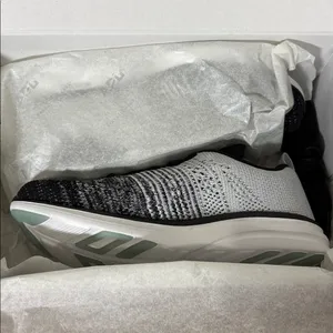 APL Techloom Pro Sneaker Black Grey‎ White size 5 NWT running thumbnail 11