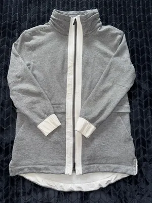 Lululemon Women's Gray Light as Warmth Jacket Full Zip Size 10 thumbnail 1