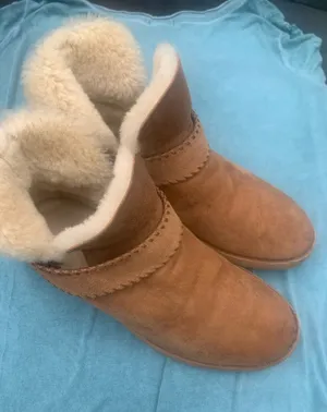 UGG Boots thumbnail 1