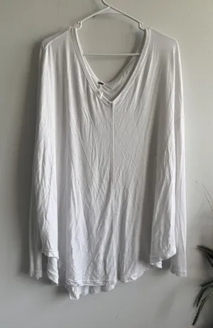 Free People We The Free Womens White Oversized V-Neck Long Sleeve Tee L 3877 thumbnail 1