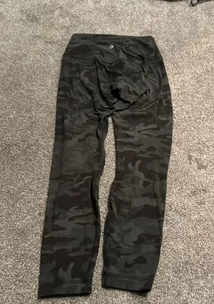 ⭐️LULULEMON ALIGN LEGGINGS CAMO thumbnail 3