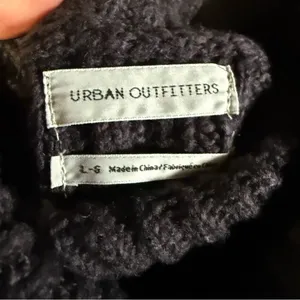 Urban Outfitters Dark Gray Chunky Ribbed Cropped Turtleneck Sweater Large EUC thumbnail 3